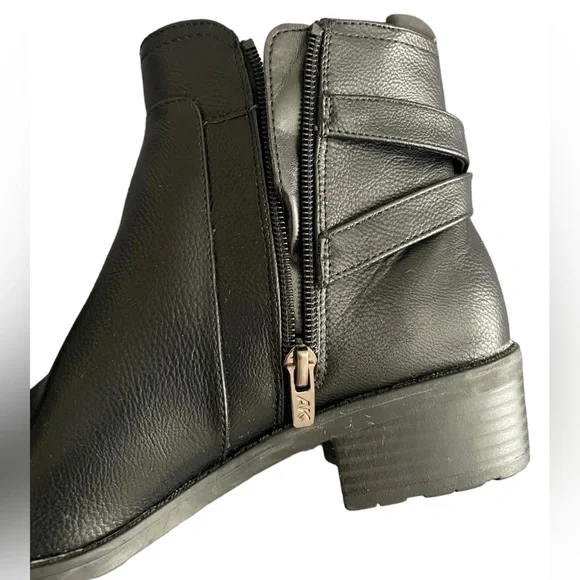 Women’s AK shoes - Picture 5 of 8